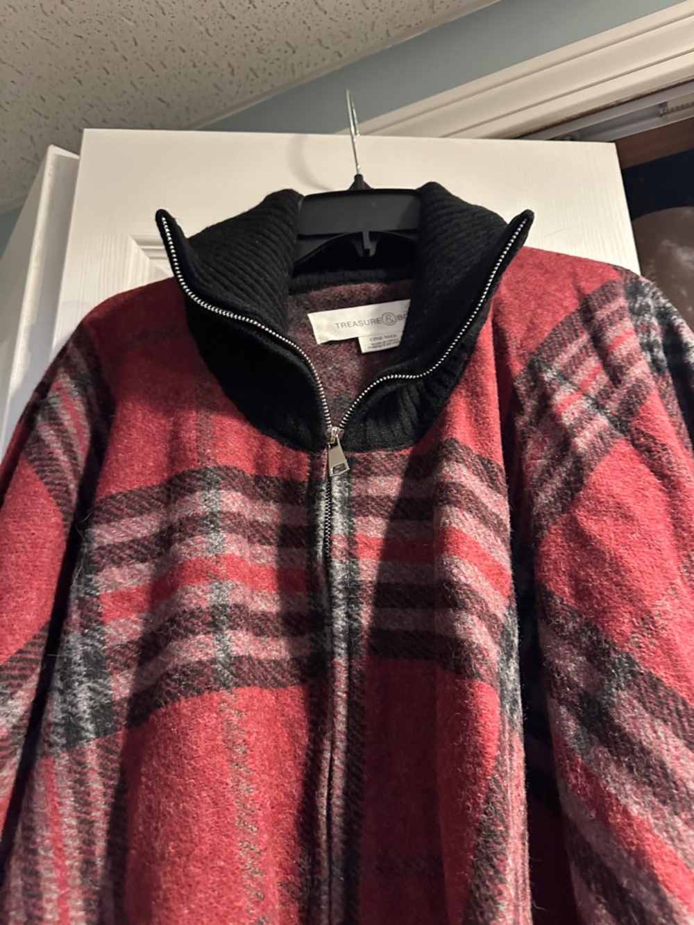 Plaid Cape - Picture 2 of 4